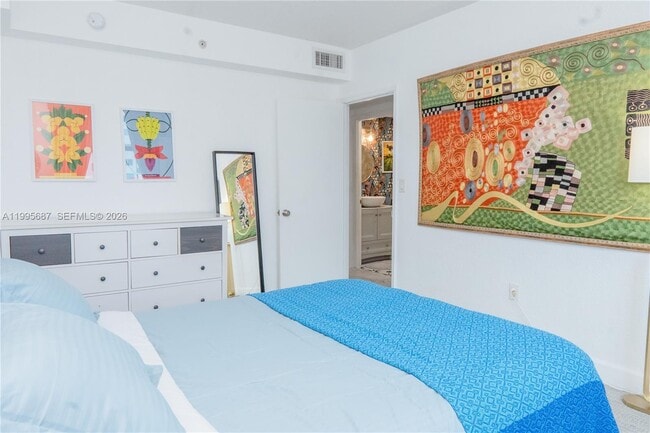 Building Photo - 7501 E Treasure Dr