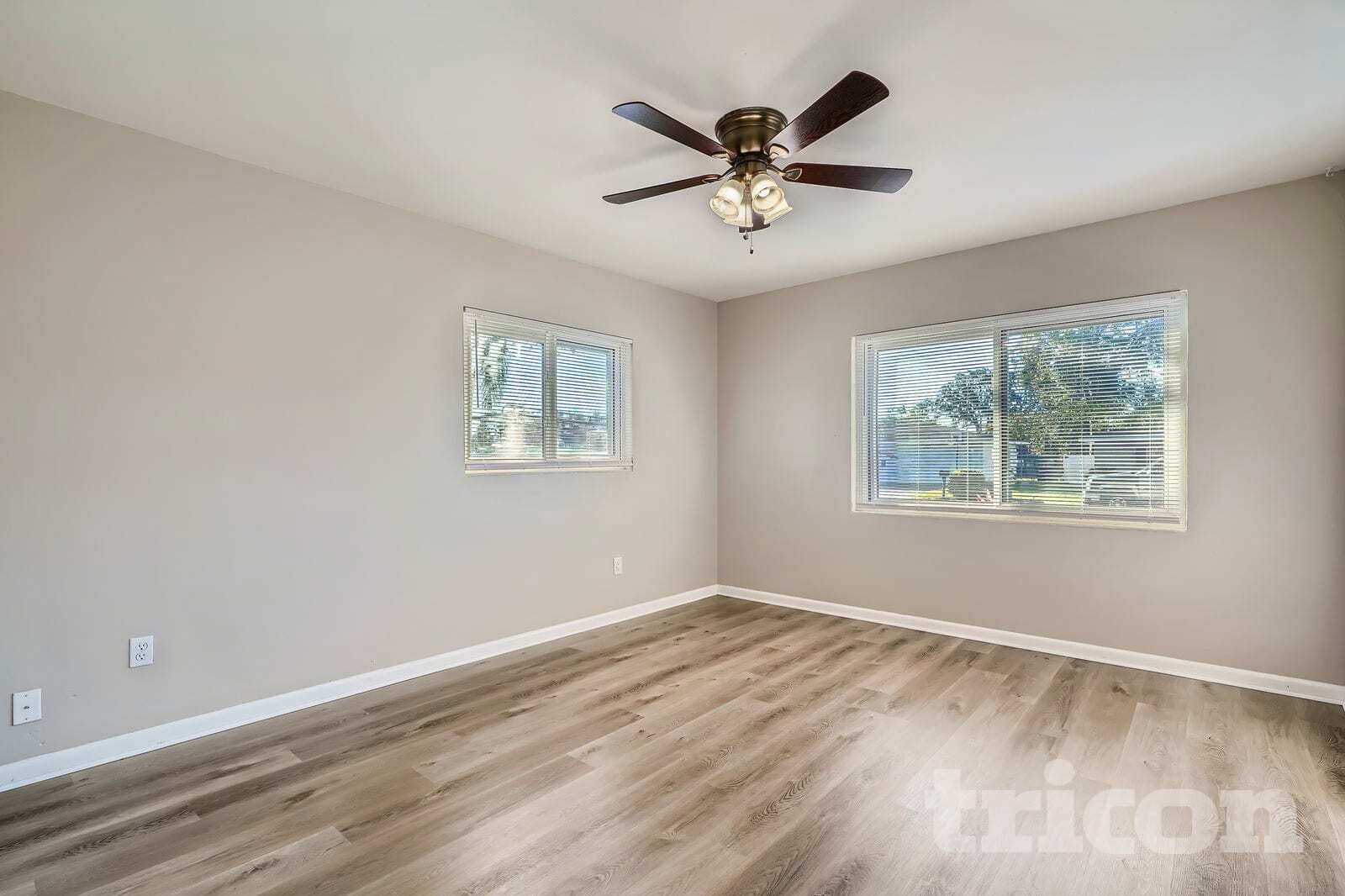 Building Photo - 2020 Magnolia Dr