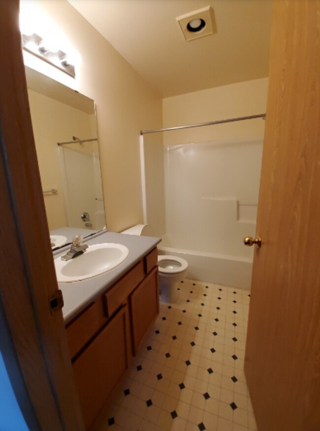 Building Photo - Rent Special: $1,750 for July and August, ...
