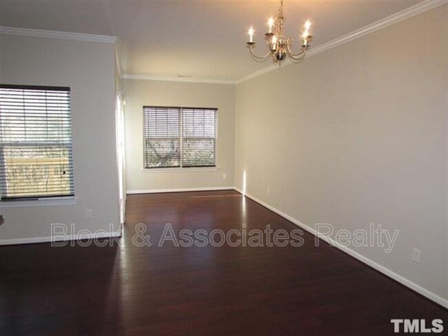 Building Photo - 14411 Hamletville St
