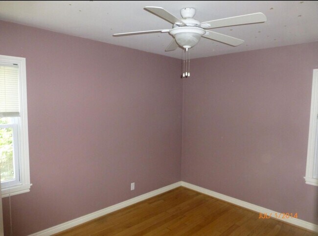 Building Photo - 1409 Gardenia Ave