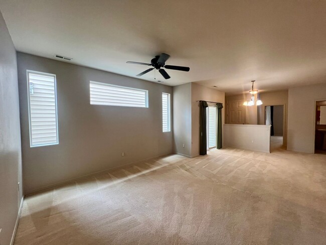 Building Photo - Hawk's Prairie 3BD + Bonus Area
