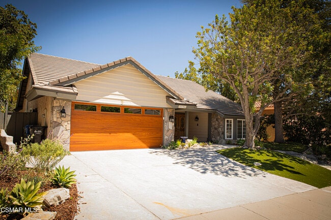Building Photo - 2794 Parkview Dr