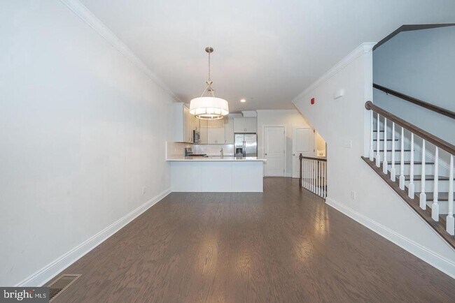 Building Photo - 220 Charles Ellis Dr