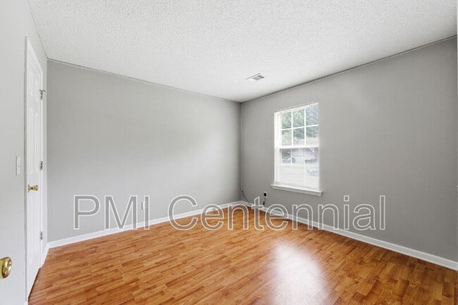 Building Photo - 57 Grandview Ln