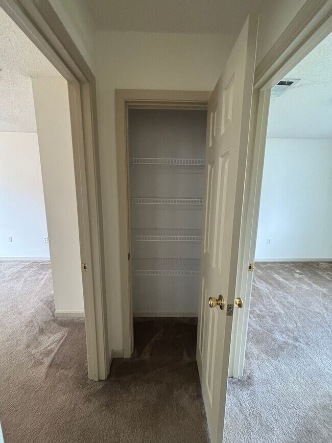 Building Photo - 1129 Ivey Terrace