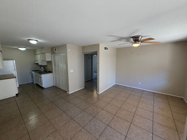 Building Photo - 145 S Doran
