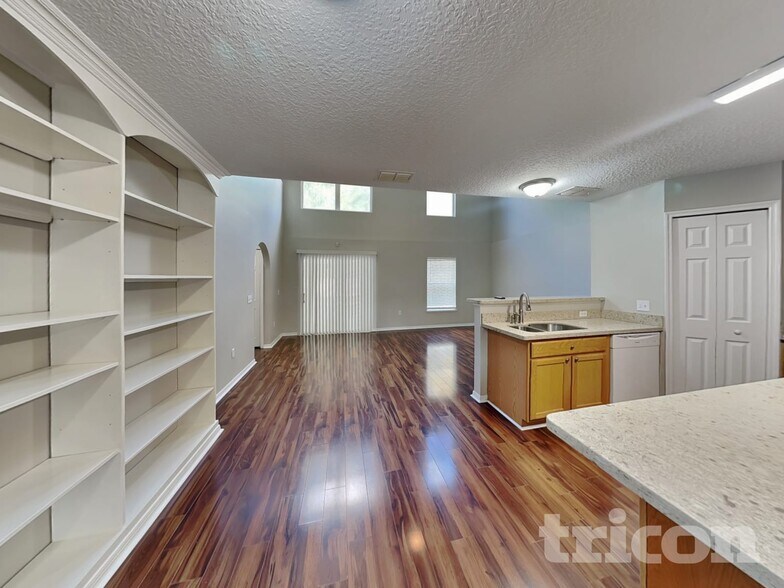 Building Photo - 76589 Longleaf Loop