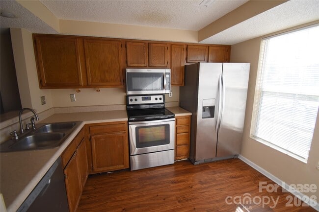 Building Photo - 108 Water Oak Dr