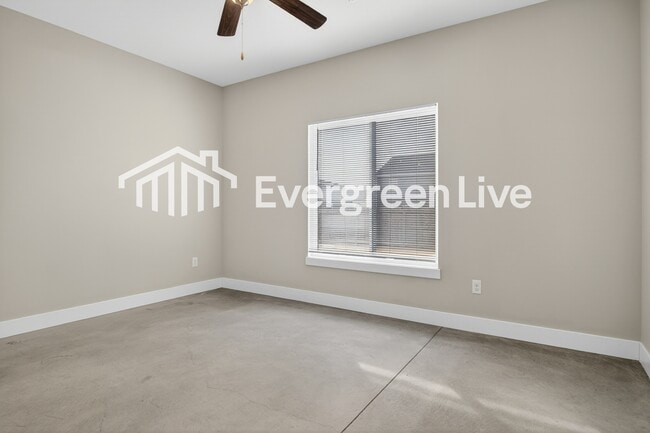 Building Photo - 113 E Santa Fe Cir