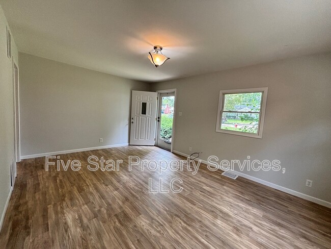 Building Photo - 2404 S Whittier Ave