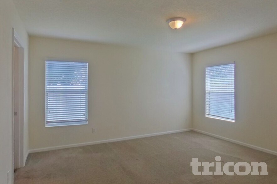 Building Photo - 3323 Canyon Falls Dr