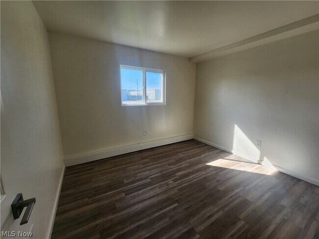 Building Photo - 26680 Tungsten Rd