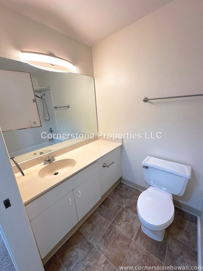 Building Photo - 94-638-533 Lumiaina St