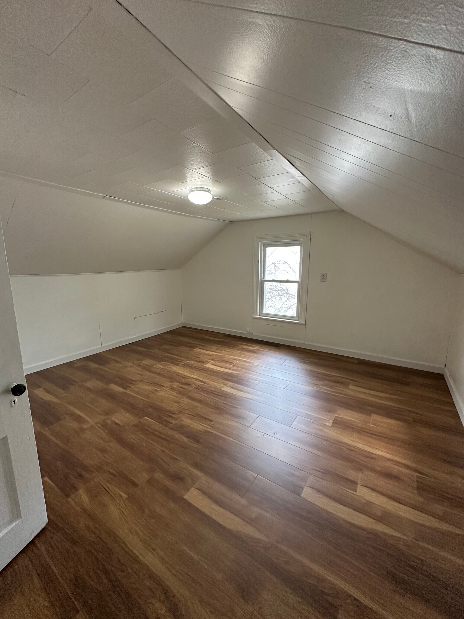 Building Photo - 915 Madison St