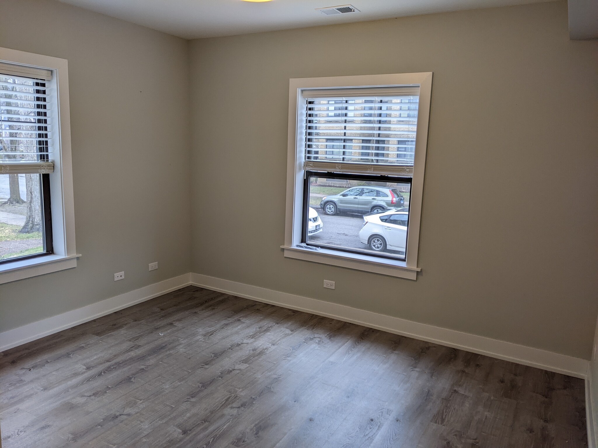 Building Photo - 916 Crain St