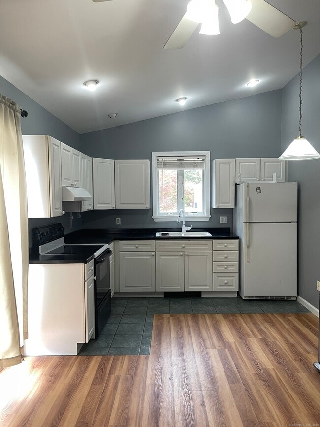 Building Photo - 17 Heather Glen Ln