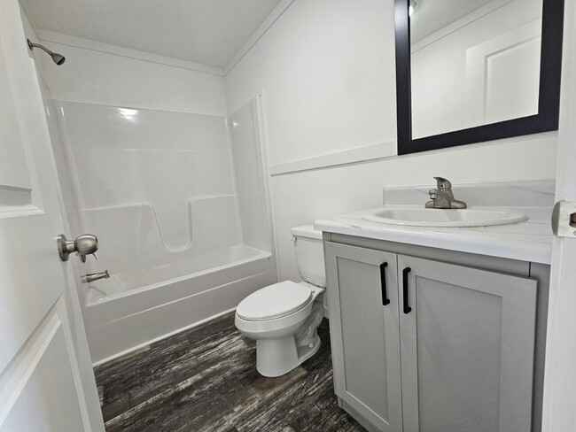 Building Photo - 16831 Oak Leaf Ct