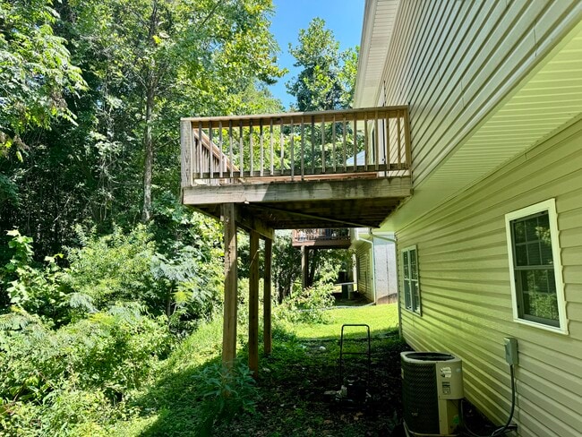 Building Photo - 4907 Sycamore Pl