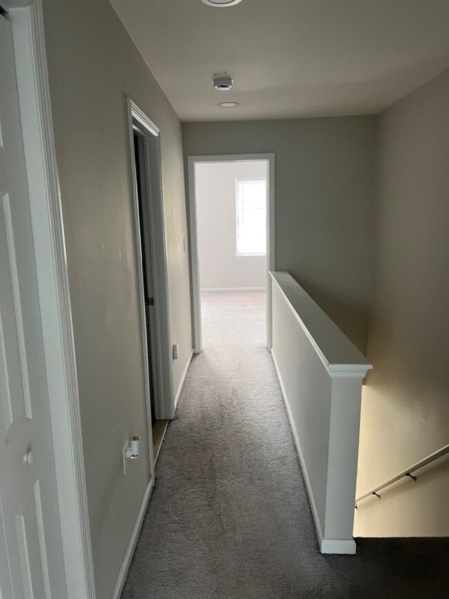 Building Photo - 72 Boyd St