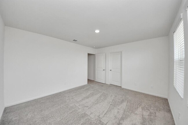 Building Photo - 10304 Florance Spring Dr