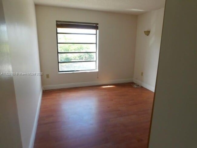 Building Photo - 5900 SW 127th Ave