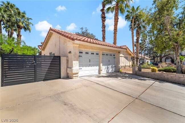 Building Photo - 130 Weatherstone Dr