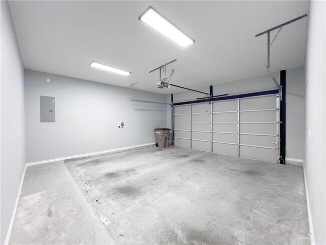 Building Photo - 3412 Inez St