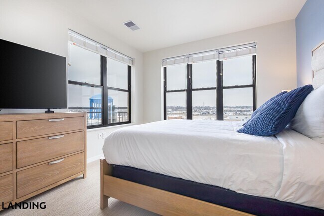 Building Photo - 11221 Synergy Dr