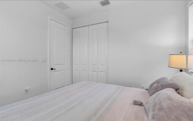 Building Photo - 3274 W 96 Pl