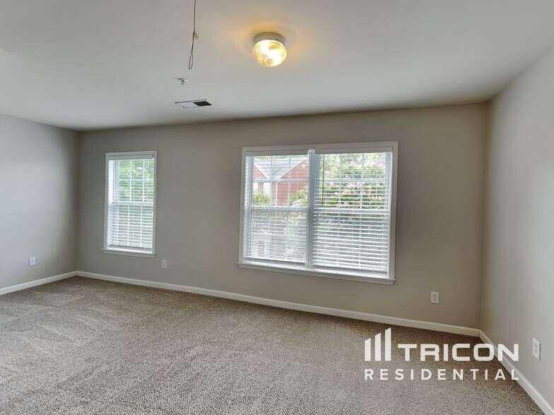 Building Photo - 1771 Highlands View Dr