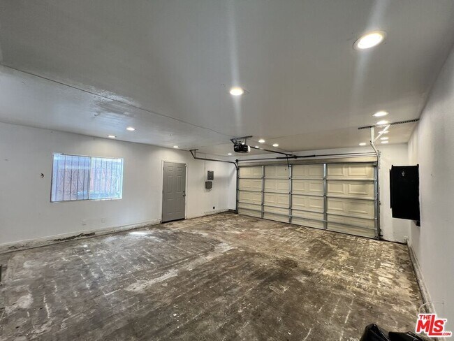 Building Photo - 659 Periwinkle Ln