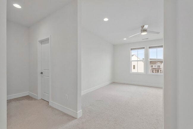 Building Photo - 22956 Aurora Vw Dr