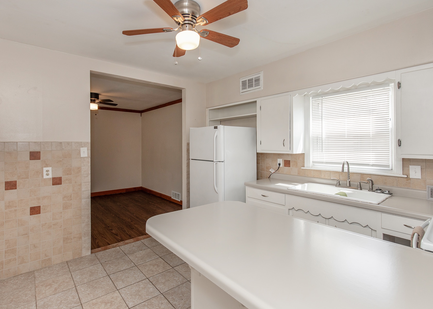 Building Photo - 537 23rd St