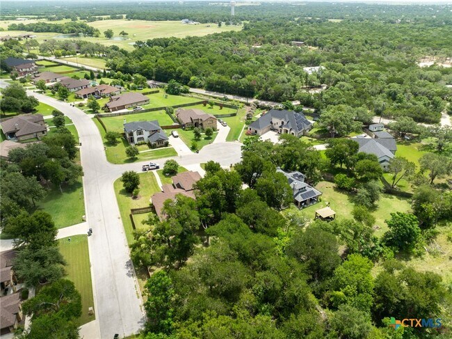 Building Photo - 1010 Woodland Bend Cir