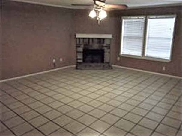 Building Photo - 1699 Wildrose Dr