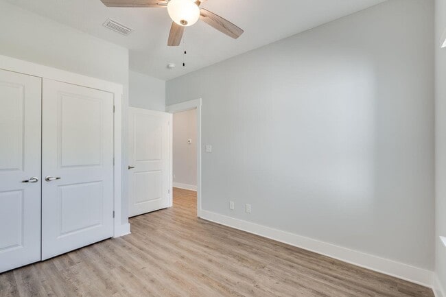 Building Photo - 170 Bradford Ct