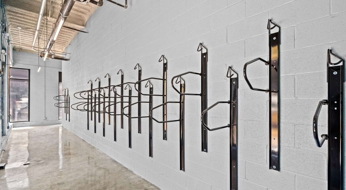 Building Photo - 1135 W Winona St