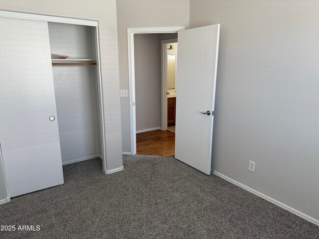 Building Photo - 8460 W Aster Dr