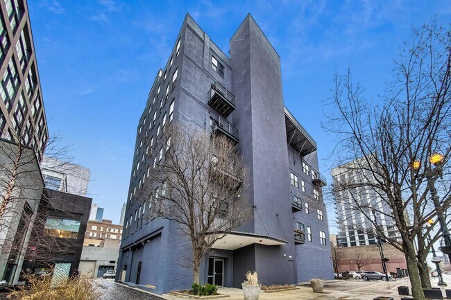 Building Photo - 626 W Randolph St