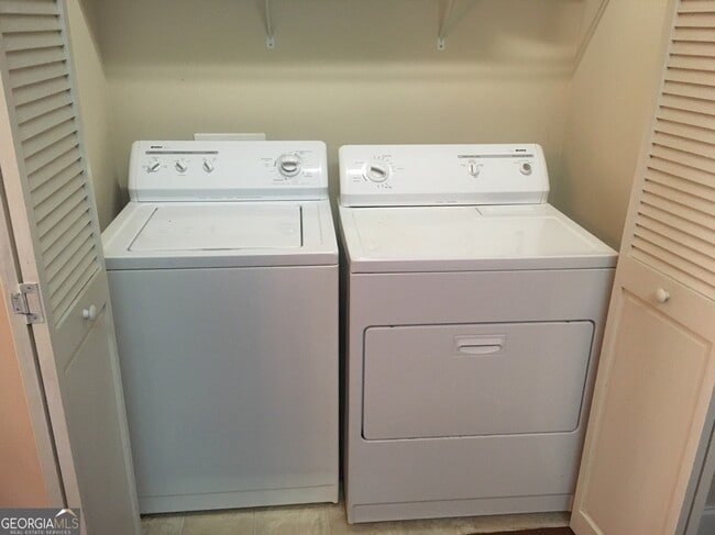 Building Photo - 120 Moose Club Dr