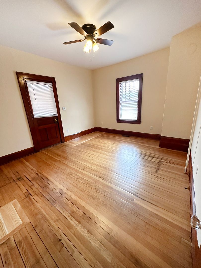 Building Photo - 44 Drew St