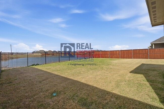 Building Photo - Thoughtfully Designed 4 Bed Home with Elevated Interiors and Lake Views