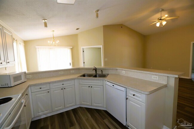 Building Photo - 4100 Spinnaker Pl