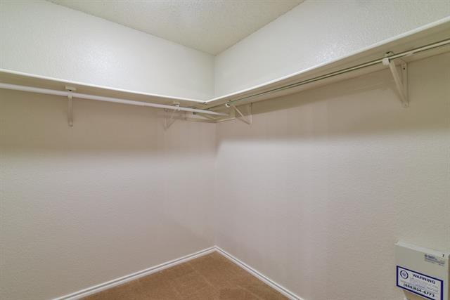 Building Photo - 2106 Delaford Dr