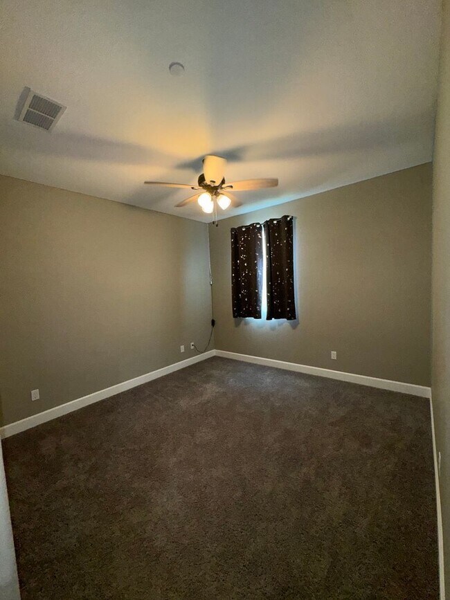 Building Photo - A Great House to Call Home!