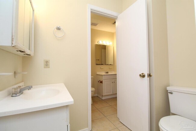 Building Photo - 405 Cornwall Cir