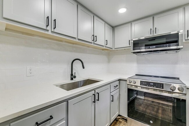 Building Photo - 411 Danube Ave