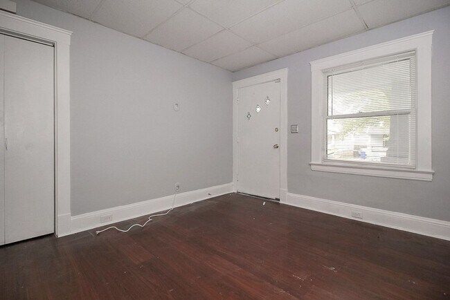 Building Photo - 1909 Treadway Ave