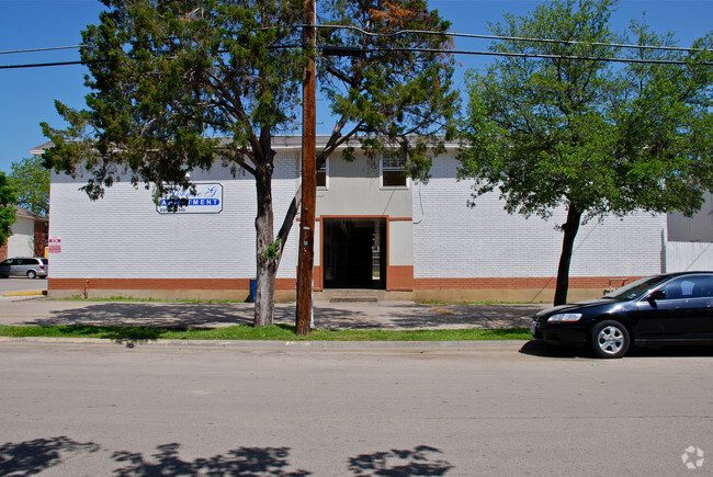 La Mariposa Apartments - The Academic